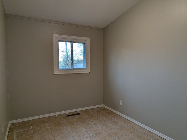 Building Photo - 2704 Cameron Ave