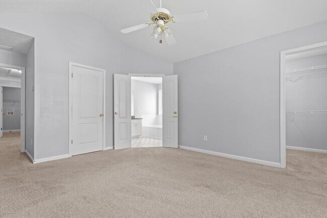 Building Photo - 2422 Temple View Dr