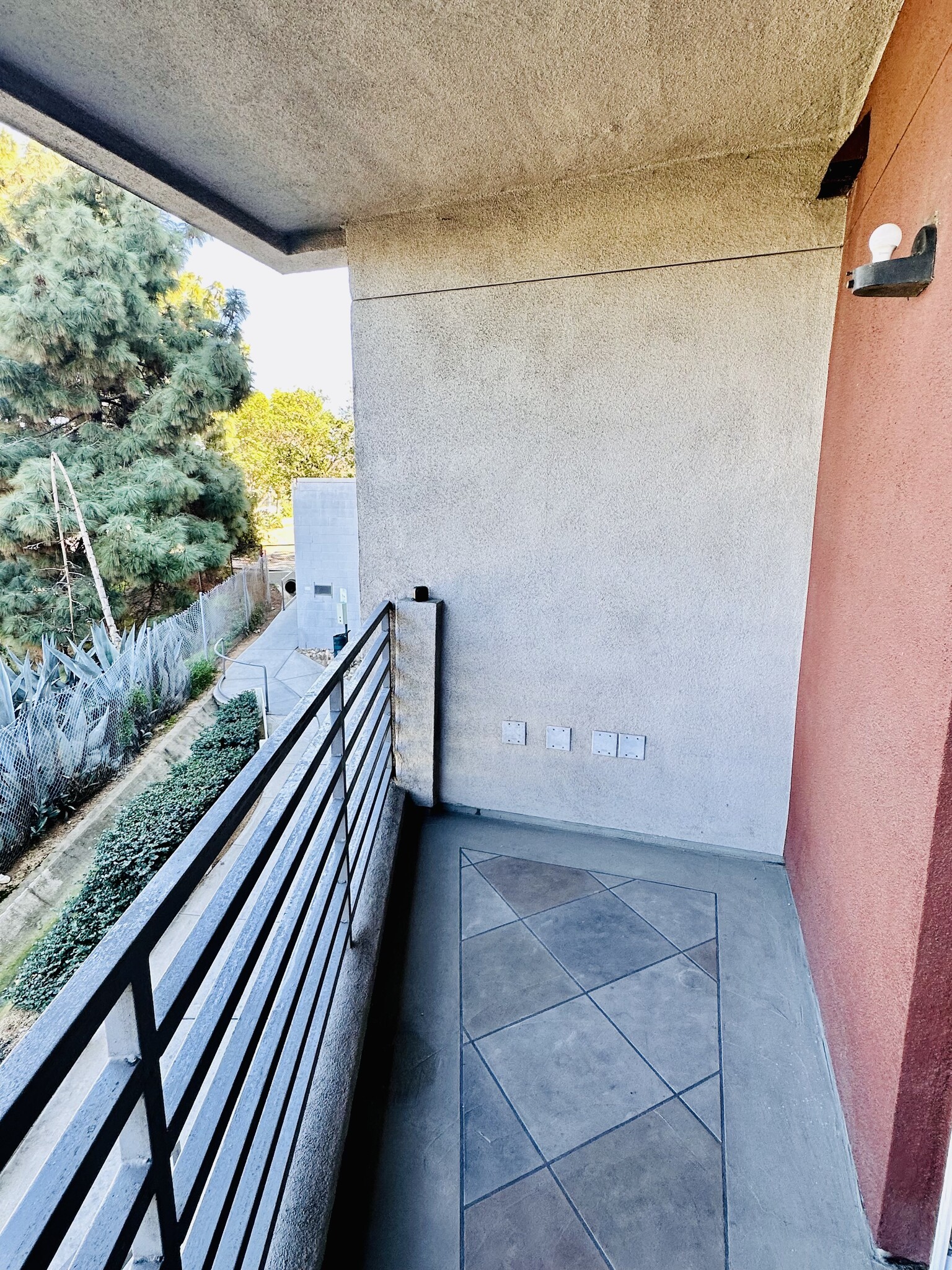 Building Photo - 1642 7th Ave