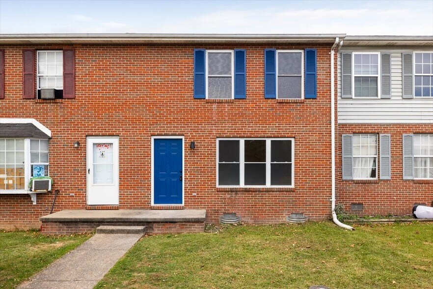 Primary Photo - 513 Buckingham Dr