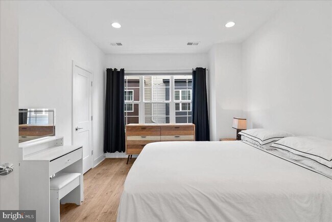 Building Photo - 7345 Blade Dr