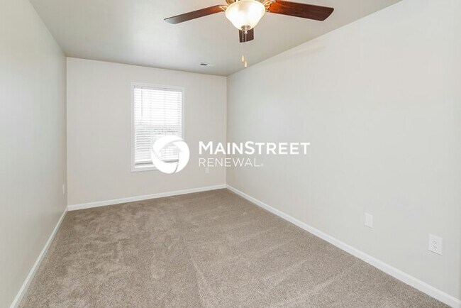 Building Photo - 4 Bedroom Pet-Friendly Home in POWELL, TN with Main Street Renewal