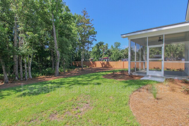 Building Photo - 3633 Happyland Blvd