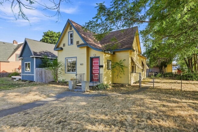 Building Photo - 527 W Shannon Ave