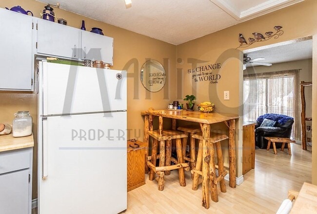 Building Photo - Charming Finch Arboretum Home