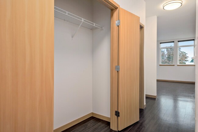 Building Photo - 500 Belmont Ave E