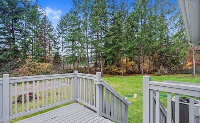 Building Photo - Immaculately maintained rambler in Sammamish with huge yard!!