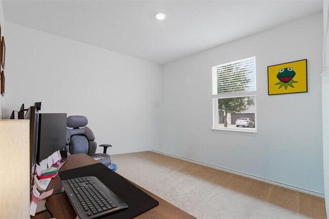 Building Photo - 203 Stinchcomb Rd