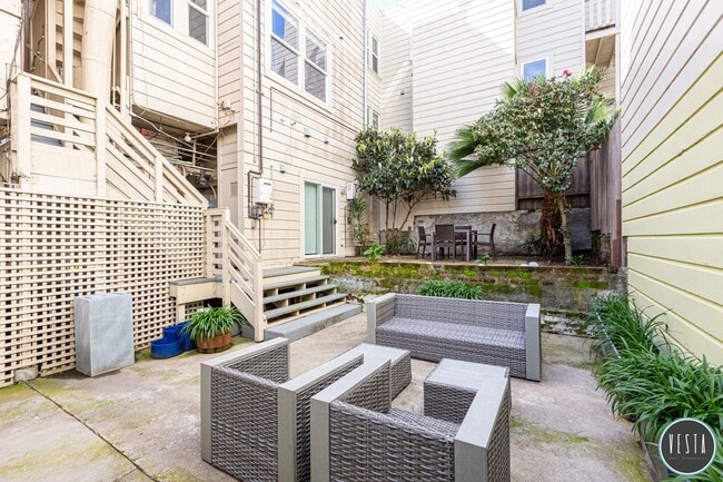Building Photo - SOPHISTICATED 2-BD DREAM HOME WITH DIGITAL...