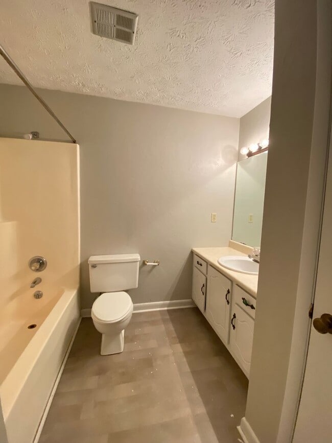 Building Photo - 1032 Emory Pl