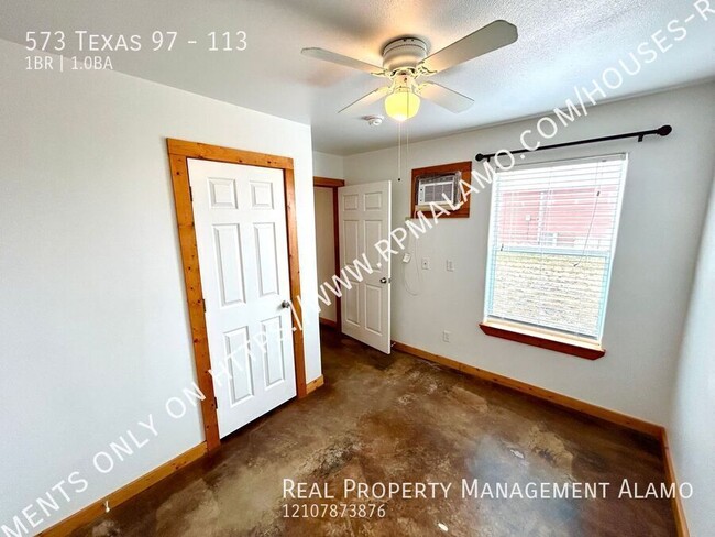 Building Photo - AVAILABLE NOW! 1 Bedroom / 1 Bath Lodge w/...