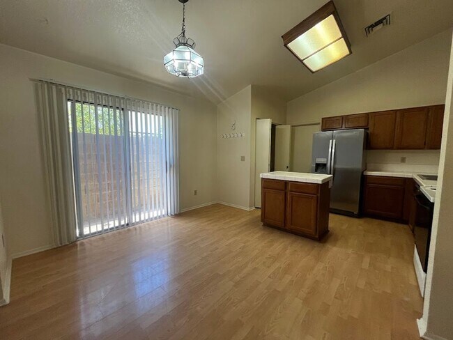 Building Photo - Charming 2 Bedroom, 2 Bathroom Home for Rent!
