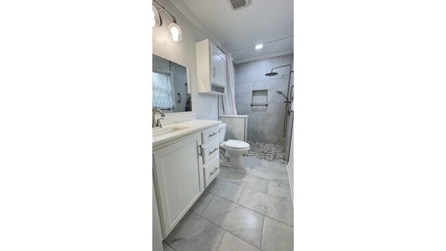 Building Photo - 402 Maridale Dr