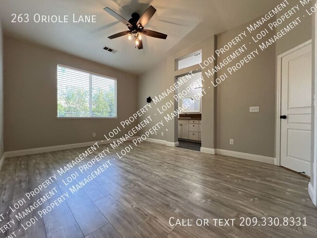 Building Photo - 263 Oriole Ln