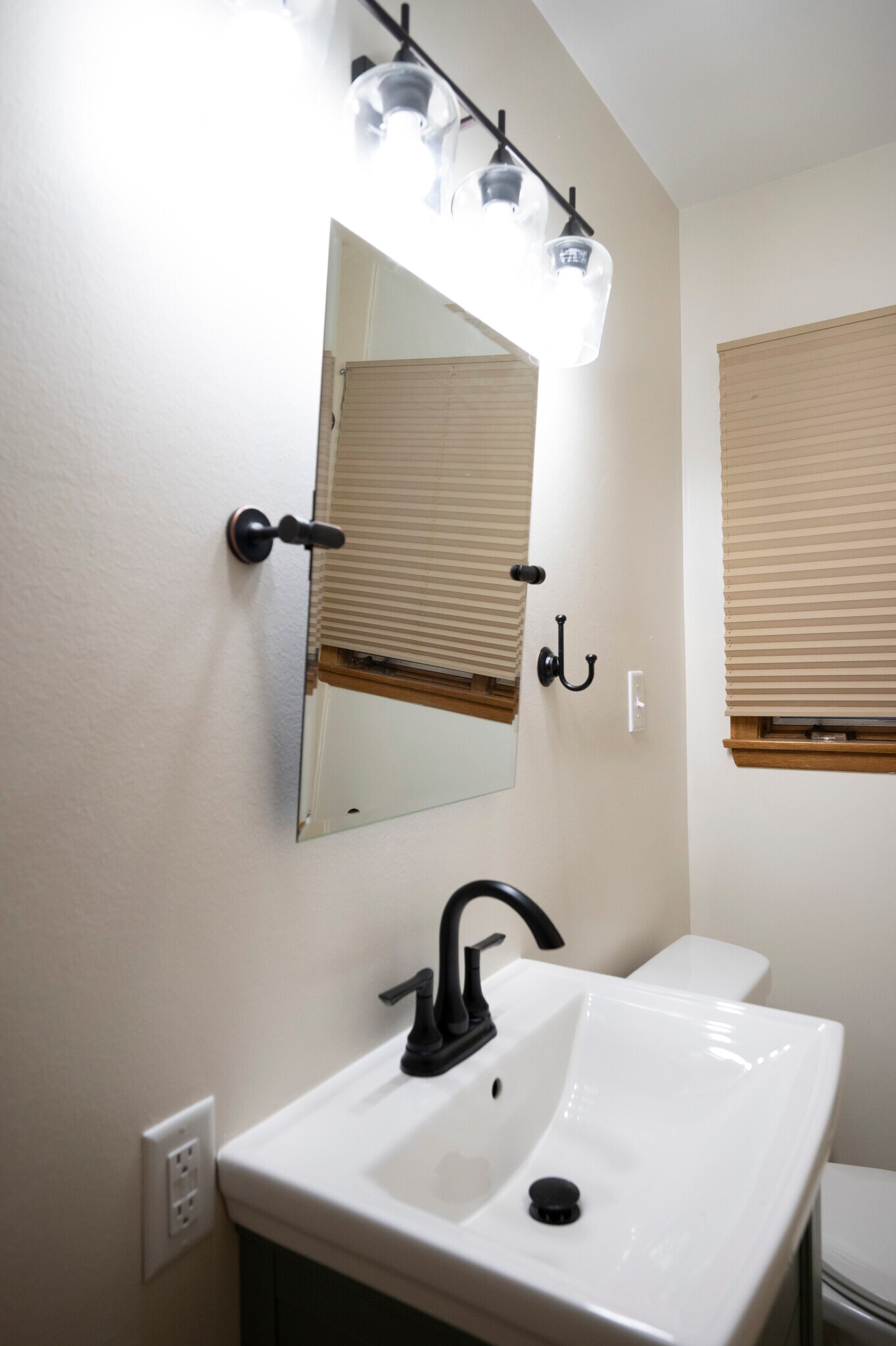 Building Photo - 1011 Third St