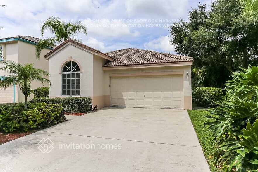 Primary Photo - 1401 Banyan Cir