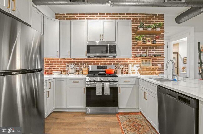 Primary Photo - 2401 Frankford Ave