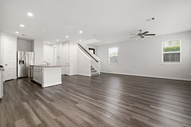 Building Photo - 9914 Brickhouse Dr