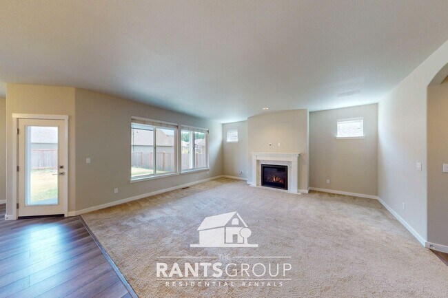 Building Photo - Beautiful 3 bedroom, 2.5 bath, 2-story home in Steilacoom Ridge