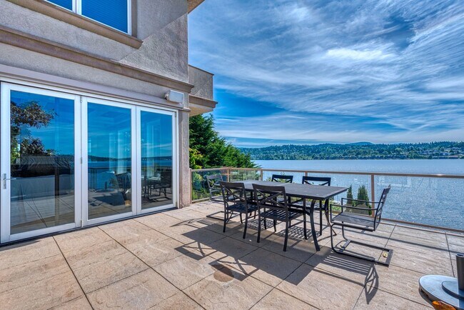 Building Photo - Mercer Island Waterfront Home