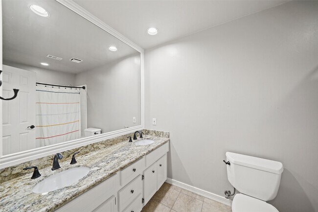 Building Photo - 2654 Milburn Dr