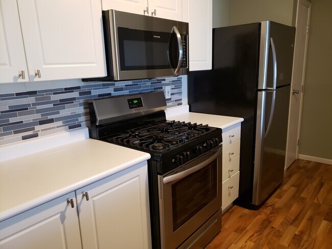 Building Photo - 6108 Georges Park Dr