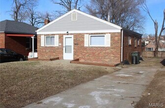Building Photo - 4475 N Taylor Ave
