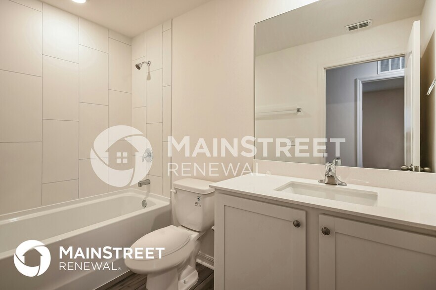 Building Photo - 2006 Maple Ln