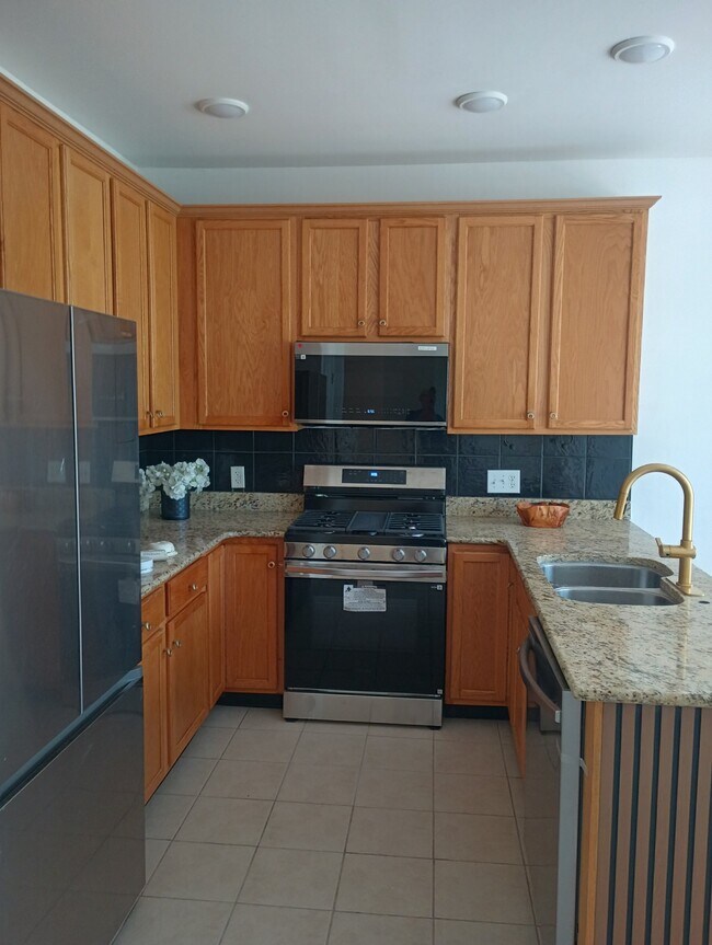 Building Photo - 50 Avalon Ct