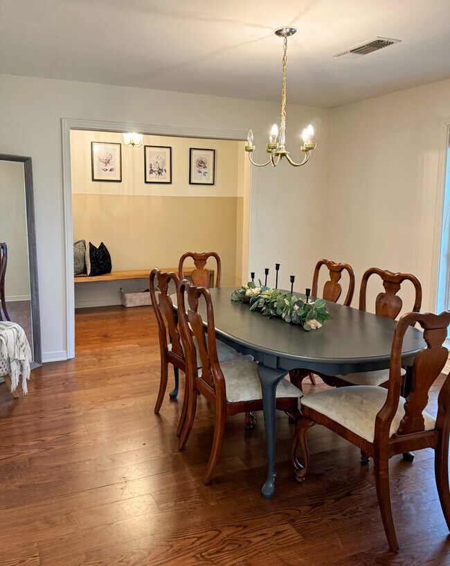 Building Photo - Parkwood Blvd.