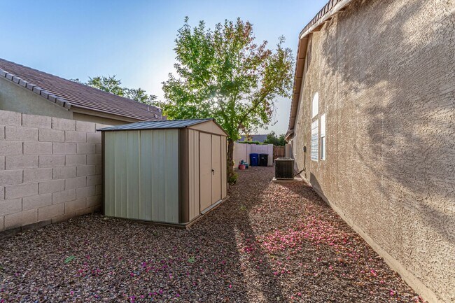 Building Photo - 3-bedroom plus bonus room with 3-car garage on large lot