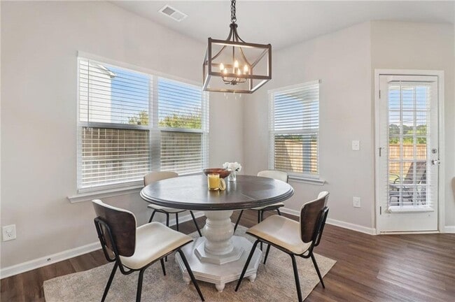 Building Photo - 3890 Clarington Dr