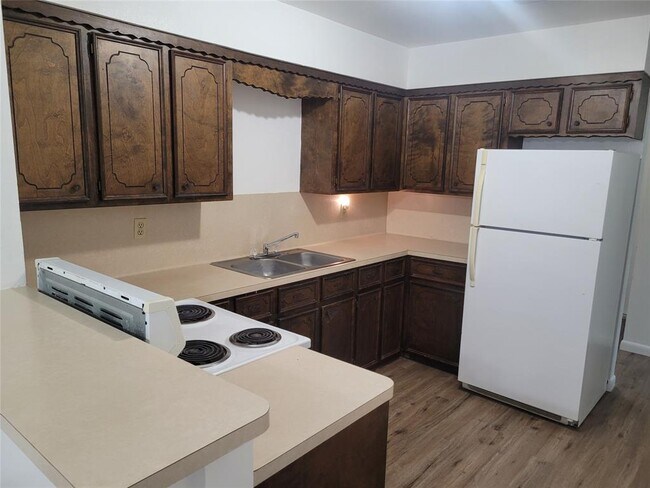 Building Photo - 205 2nd Ave