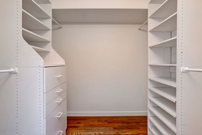 Building Photo - 3Bd/2.75Ba Shoreline House