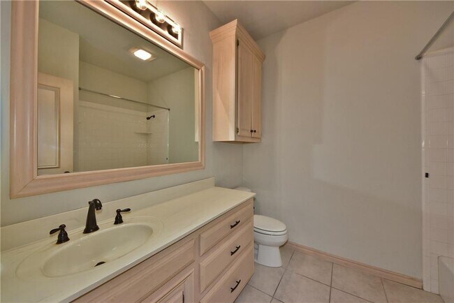 Building Photo - 1109 Irvine Dr