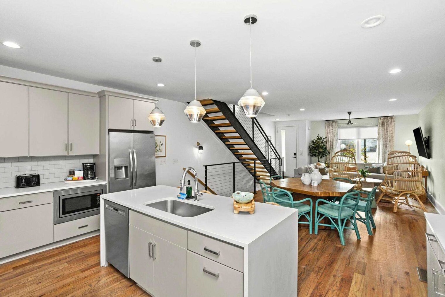 Building Photo - 1714 8th Ave S