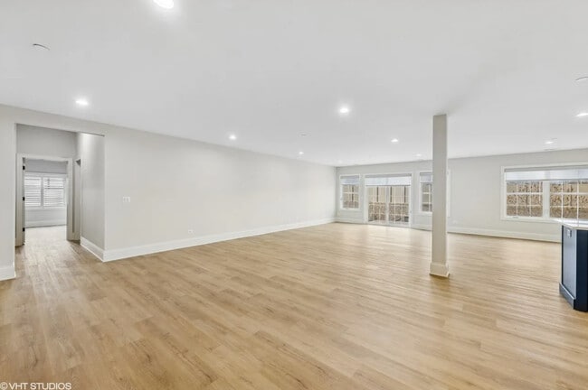 Building Photo - 6206 Flagg Creek Ln