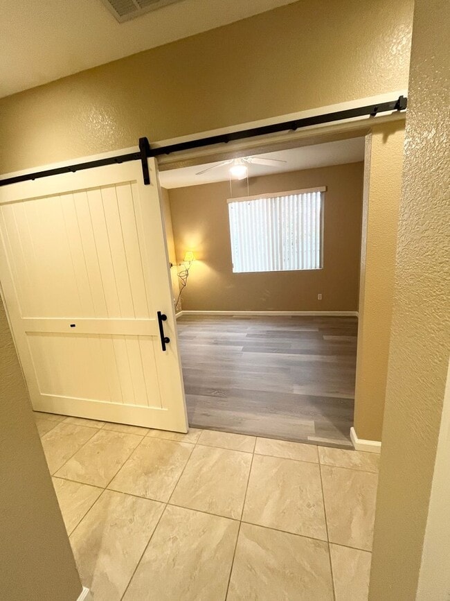 Building Photo - Clean, Cute & Convenient Sun City Roseville Active Adult 55+