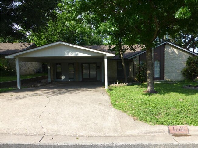 Building Photo - 1708 Raven Dr