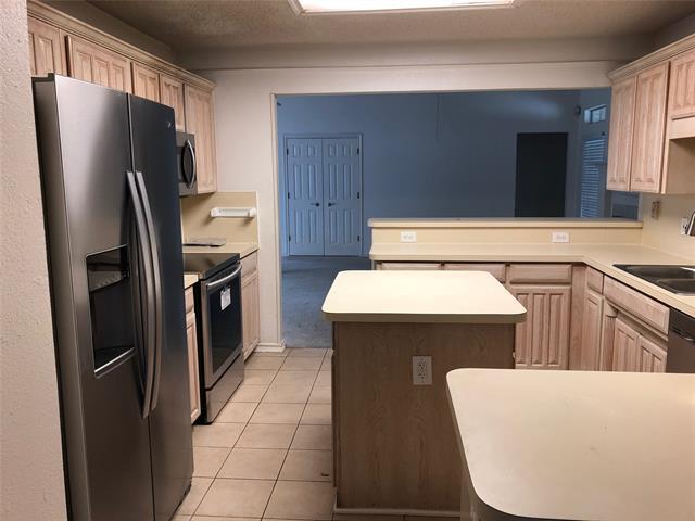 Building Photo - 6417 Lago Vista Dr