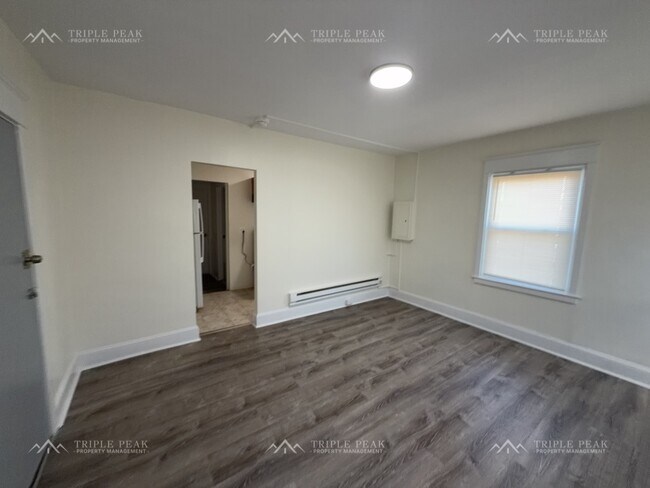Building Photo - 42 Brandon Rd