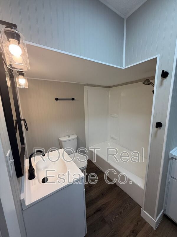 Building Photo - 202 W Ward St