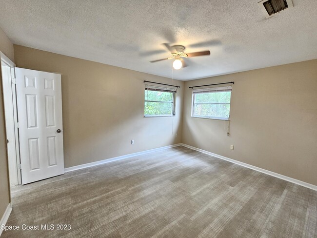 Building Photo - 2640 Dutton Dr