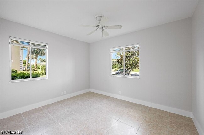 Building Photo - 7800 Emerald Cir