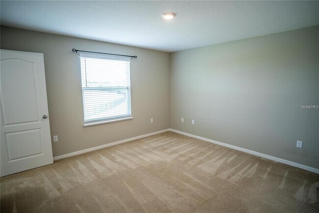Building Photo - 131 Primrose Dr