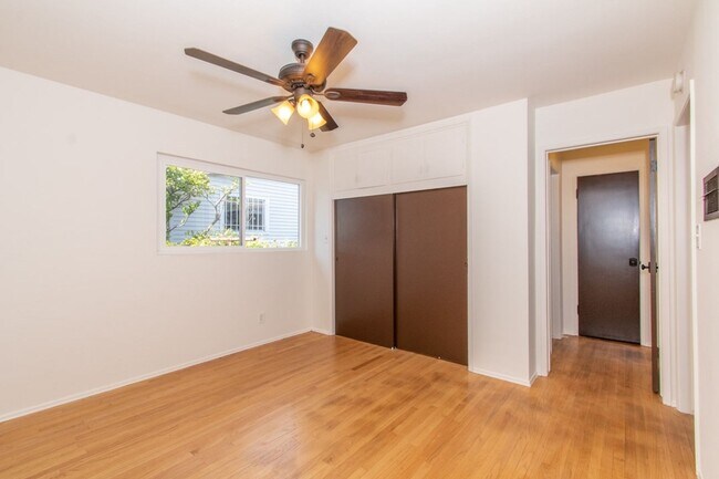 Building Photo - Charming 1 Bedroom / 1 Bath Apartment in Kensington Neighborhood w/ Garage - VACANT FOR VIEWING!