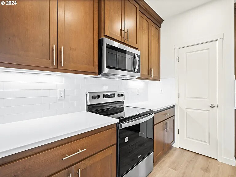 Kitchen with pantry - 1969 NW 19th Ct