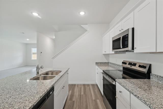 Building Photo - 5934 Sahara Dr