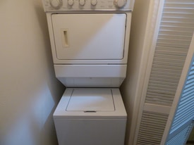 Building Photo - 2429 WATERMARKE Pl