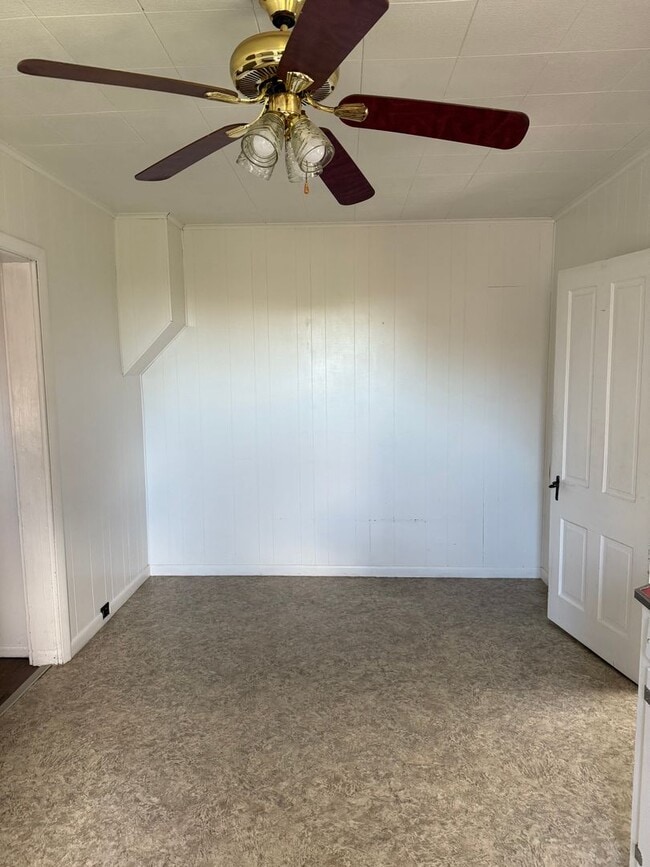 Building Photo - 114 W Harrisburg Ave